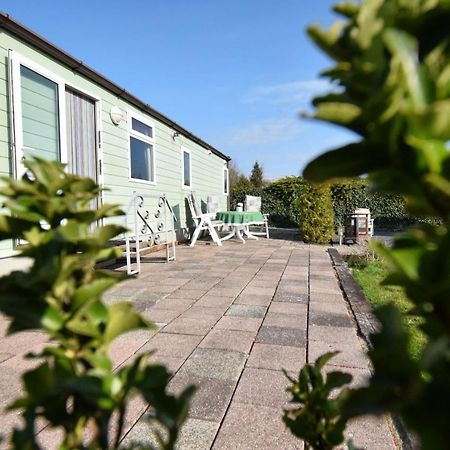 Locatie Het Knooppunt Engelse Chalet Нейс Екстер'єр фото