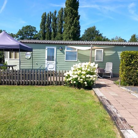 Locatie Het Knooppunt Engelse Chalet Нейс Екстер'єр фото