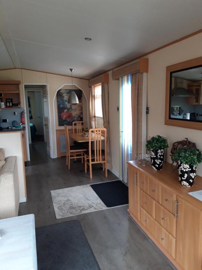Locatie Het Knooppunt Engelse Chalet Нейс Екстер'єр фото