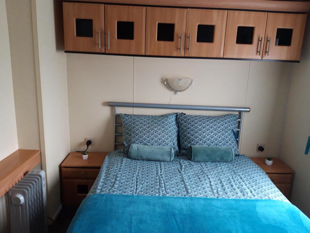 Locatie Het Knooppunt Engelse Chalet Нейс Екстер'єр фото